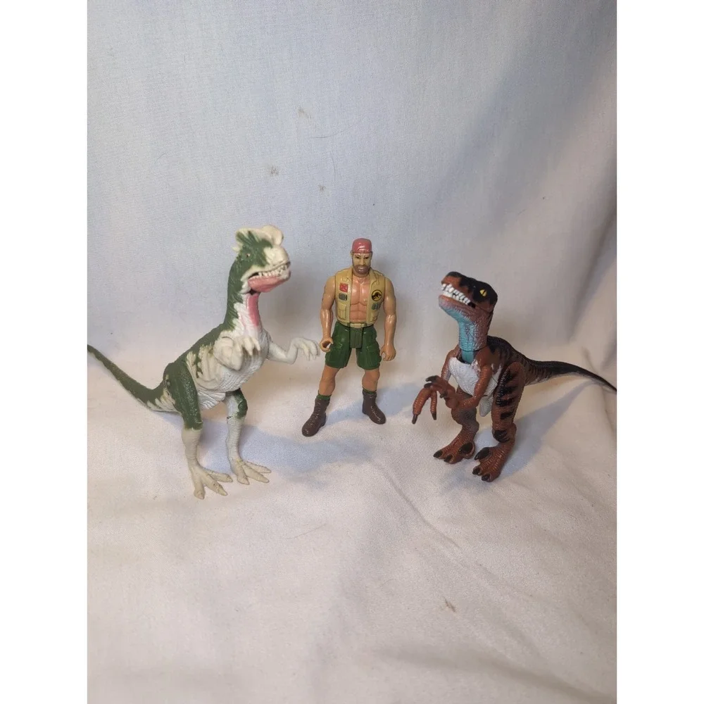 3x Kenner Jurassic Park 1997 Velociraptor Dilophosaurus & Harpoon Harrison